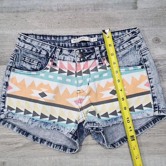 Iris Aztec Southwest Style Blue Denim Shorts Small - Picture 3 of 8